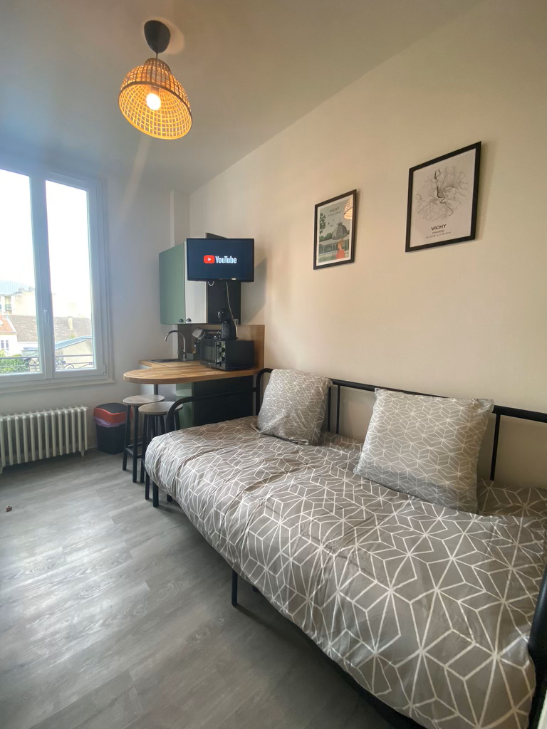 Chambre du studio N°6 1 personne à Vichy