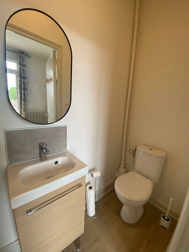 Salle de bain du studio N°6 à Vichy